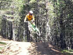 cycles et nature a vallnord pour la dh cup